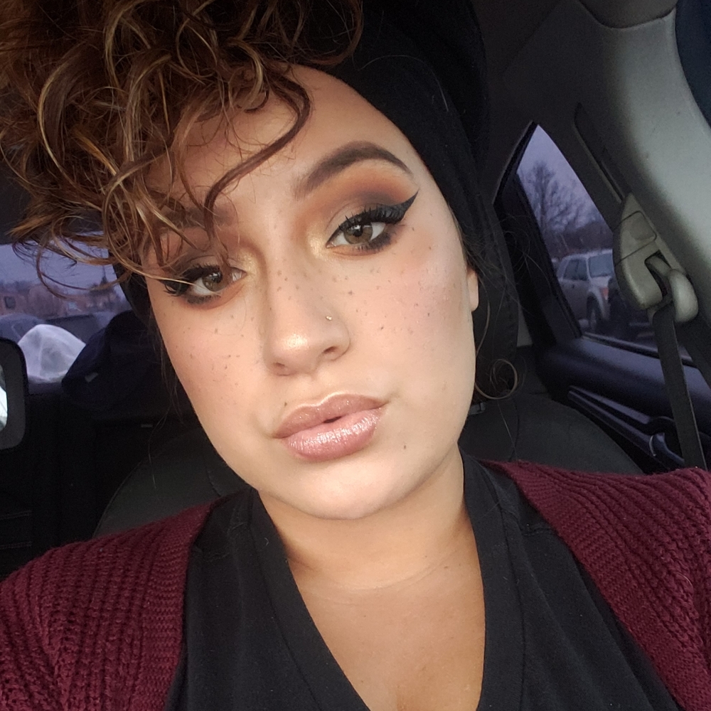 Meet your Posher, Isamar